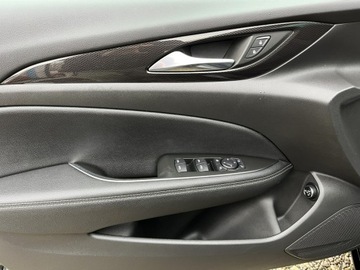 Opel Insignia II Sports Tourer Facelifting 2.0 Diesel 174KM 2021 Opel Insignia Salon Pl / Bezwypadkowy / Automat, zdjęcie 29