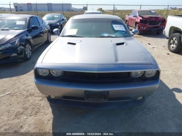 Dodge Challenger III 2014 Dodge Challenger 2014 Dodge Challenger SXT 3.6 Benzyna 305KM, zdjęcie 1