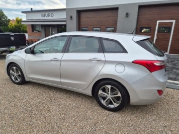 Hyundai i30 II Wagon Facelifting 1.4 MPI 100KM 2016 Hyundai i30 Sliczny 1.4 benzyna z Niemiec zarejestrowany bezwypadkowy gwar, zdjęcie 4