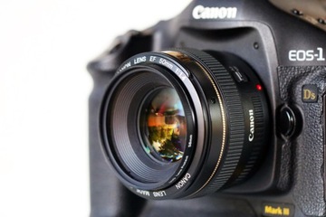 Canon 50 f/1.4 USM -IDEALNY - komplet +osłona