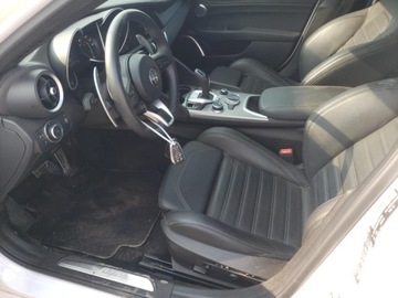 Alfa Romeo Giulia II Sedan Facelifting 2.0 Turbo 280KM 2023 Alfa Romeo Giulia OD UBEZPIECZALNI 2.0 Benzyna 280KM, zdjęcie 6