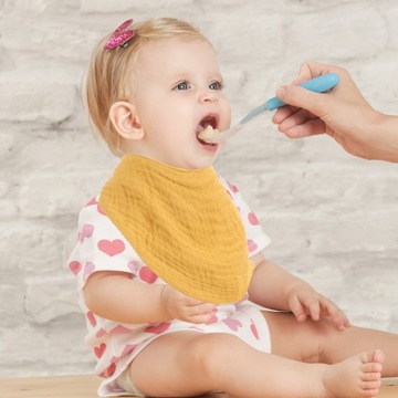 Небольшой многоразовый нагрудник и защита для одежды для малышей.