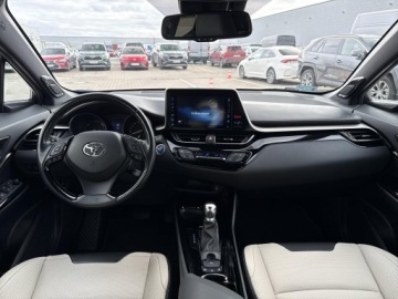 Toyota C-HR I Crossover 1.8 Hybrid 122KM 2018 Toyota C-HR 1.8 Hybrid Selection Toyota C-HR SELEC, zdjęcie 8
