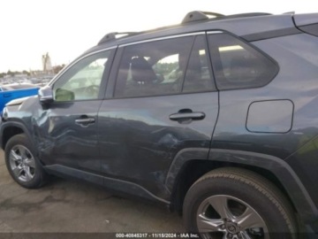 Toyota 2023 Toyota RAV4 2023r., XLE, od ubezpieczalni 2.5 Benzyna 203KM, zdjęcie 3