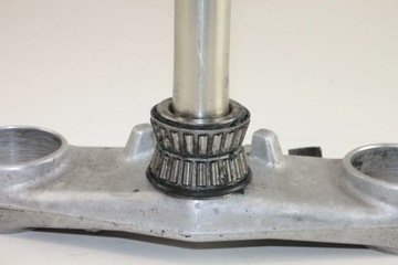 SUZUKI GSXR 750 96-00 SRAD PÓŁKA DOLNA SZTYCA