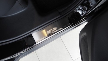 AUDI A3 8P 5D VRSTVA  LIŠTA PRAHU PRAHY