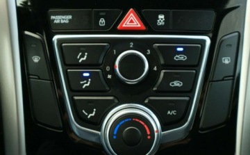 Hyundai i30 II Hatchback 5d 1.4 MPI 100KM 2012 Hyundai i30 Hyundai i30 II -20-lecie -Lampy LED-Czujniki Parkowania-Serwis, zdjęcie 12