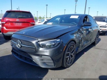 Mercedes Klasa E W213 2022 Mercedes-Benz Klasa E 350 2022 2.0l 2.0 Benzyna 255KM, zdjęcie 1