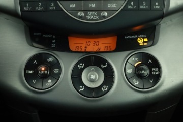 Toyota RAV4 III MPV 2.2 16V D-4D 136KM 2007 Toyota RAV 4 2.2 D-4D, Salon Polska, 4X4, Klima, zdjęcie 9