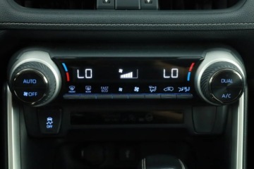 Toyota RAV4 V SUV 2.5 Hybrid Dynamic Force 218KM 2020 Toyota RAV 4 2.5 Hybrid, Salon Polska, Serwis ASO, zdjęcie 12