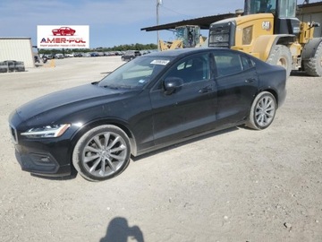 Volvo S60 III 2021 Volvo S60 t5 momentum, 2021r., 2.0L 2.0 Benzyna 258KM