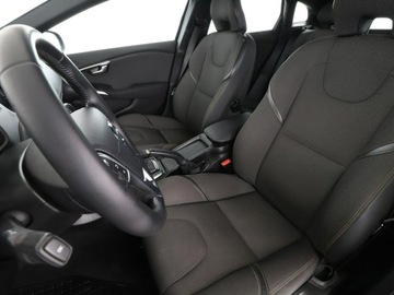 Volvo V60 I Kombi Facelifting 2.0 D3 DRIVE-E 150KM 2017 Volvo V40 Cross Country 2.0d Automat Cross Country, zdjęcie 12