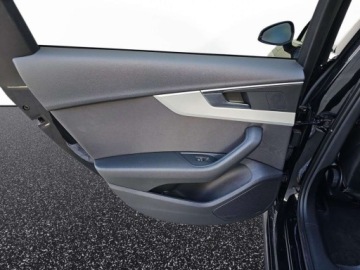 Audi A4 B9 Limousine Facelifting 2.0 35 TFSI 150KM 2023 Audi A4 Limousine s-line, kamera cofania, tempomat, grzane fotele, elektry, zdjęcie 26