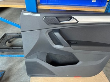 ОБИВКА ДВЕРИ СТОРОНЫ ПЕРЕДНЕЙ СПРАВА, TIGUAN 5NA