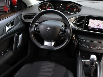 Peugeot 308 II Hatchback Facelifting 1.2 PureTech 130KM 2019 Peugeot 308 1.2 PureTech, Salon Polska, zdjęcie 6