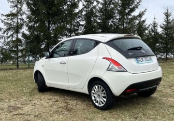 Lancia Ypsilon IV Hatchback 5d 1.3 Multijet 16v 95KM 2011 Lancia Ypsilon KLIMATYZACJA, zarejestrowany, czujniki cofania, ZERO KOROZJ, zdjęcie 1