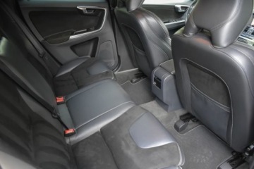Volvo XC60 I SUV Facelifting 2.0 D4 DRIVE-E 190KM 2017 Volvo XC 60 VOLVO XC60 2.0 D4 190KM R-DESIGN BLIS Navi Kamera Gwarancja 12, zdjęcie 33