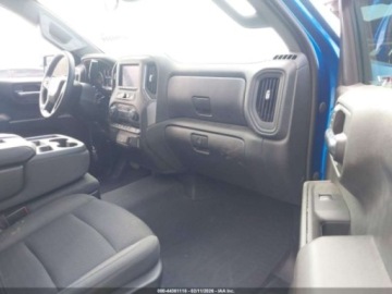 Chevrolet Silverado II 2023 Chevrolet Silverado 1500 Short Bed Custom Trail Boss 2023 5.3 Benzyna 355KM, zdjęcie 9