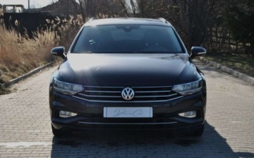 Volkswagen Passat B8 Variant Facelifting 1.5 TSI EVO 150KM 2020 Volkswagen Passat Variant GWARANCJA, 2020, 1.5 Benzyna, Automat DSG, Niski, zdjęcie 17