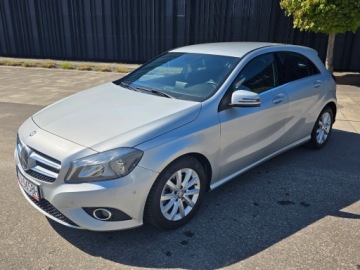Mercedes Klasa A W176 Hatchback 5d 1.6 180 BlueEFFICIENCY 122KM 2014