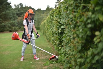 НАКОПИТЕЛЬ ДЛЯ СТРУНЫ С КАТУШКОЙ ДЛЯ ЩЕТКИ С МАСЛОМ HECHT000109