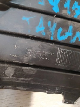 9178. TAYCAN ZÁTKA NÁRAZNÍK PRAVÝ ZADNÍ 9J0807442