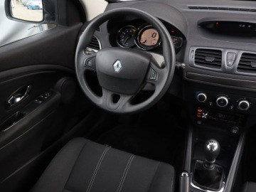 Renault Megane III Grandtour Facelifting 2013 1.2 Energy TCe 115KM 2016 Renault Megane 1.2 TCe, Klima, Tempomat,ALU, zdjęcie 6