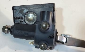 Главный тормозной цилиндр переднего тормоза 5960020C20000 Suzuki Bandit GSF 600 1200 01-06 SV 650