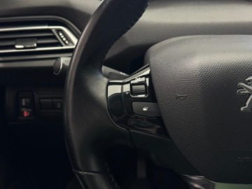 Peugeot 308 II SW Facelifting 1.5 BlueHDI 130KM 2021 Peugeot 308 Active Pack / CarPlay/Android Auto / K, zdjęcie 21