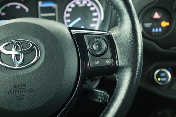 Toyota Yaris III Hatchback 5d Facelifting Hybrid 100KM 2017 Toyota Yaris 1.5 Hybrid, Automat, Skóra, Klima, zdjęcie 17
