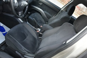 Mitsubishi Outlander II 2.0 DID DOHC 140KM 2007 Mitsubishi Outlander AWD 2.0DiD 140KM Manual 2007r, zdjęcie 8