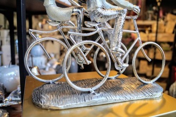 ФИГУРКА СКУЛЬПТУРА ПАРА НА ВЕЛОСИПЕДАХ, ВЕЛОСИПЕДИСТАХ