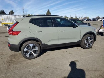 Volvo XC40 2024 Volvo XC 40 2024 Volvo XC40 Plus 2.0 Benzyna 247KM, zdjęcie 3