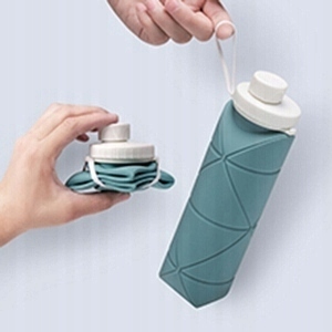 Силиконовая складная дорожная бутылка для воды емкостью 600 мл