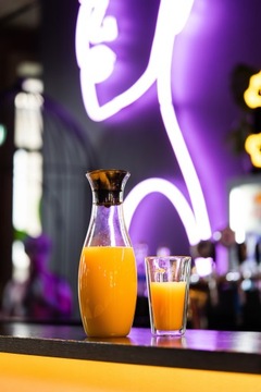 ГРАФИН VIALLI AMO СТЕКЛЯННЫЙ ГРАФИН С ПРОБКОЙ БОЛЬШАЯ ВОДА СОКОНАПИТКИ 1,3 л