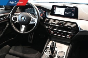 BMW Seria 5 G30-G31 Touring 520d 190KM 2019 BMW Seria 5 xDrive520d M Sport HarmanKardon Fotel sportowy 2.0 Diesel, zdjęcie 3