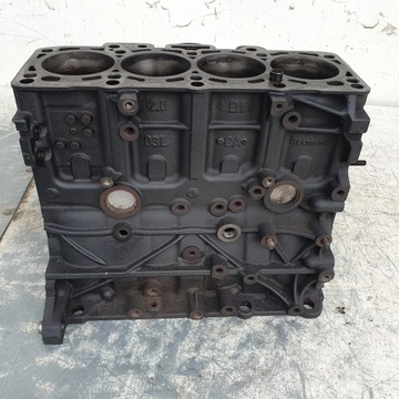 Блок двигателя Volkswagen Sharan 7N 03L021CA