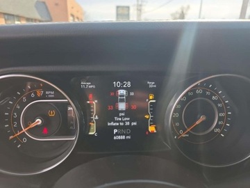 Jeep Gladiator 2021 Jeep Gladiator Overland Crew Cab Medium Bed 2021 3.6 Benzyna 285KM, zdjęcie 9