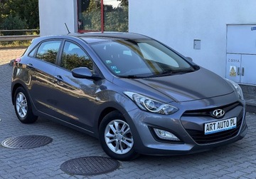 Hyundai i30 II Hatchback 5d 1.6 CRDi 110KM 2015 Hyundai i30 1.6 Diesel 110 KM Klimatyzacja, zdjęcie 9