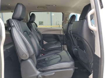 Chrysler Pacifica II 2022 Chrysler Pacifica Hybrid Touring L 2022 3.6l 3.6 Hybryda 260KM, zdjęcie 11