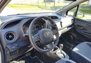 Toyota Yaris III Hatchback 5d Facelifting 2017 1.5 Dual VVT-iE 111KM 2019 Toyota Yaris Toyota Yaris 1.5 20th Anniversary CVT 1.5 Benzyna 111KM, zdjęcie 12