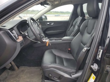 Volvo XC60 II 2023 Volvo XC 60 Plus 2023 2.0l 2.0 Benzyna 247KM, zdjęcie 7