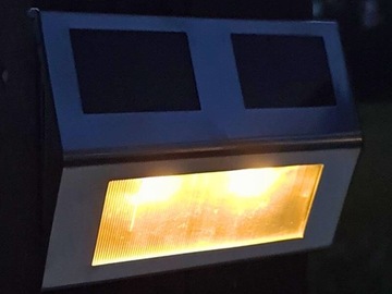 Набор из ЧЕТЫРЕХ Стальных садовых СОЛНЕЧНЫХ СВЕТОДИОДНЫХ ЛАМП - 14,5 x 9 x 10 см