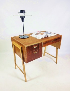 Стол 1960-х годов.