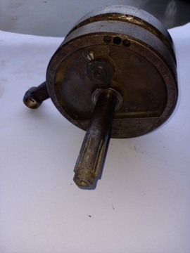 Вал двигателя Junak, привинченный длинный штифт M10 M07