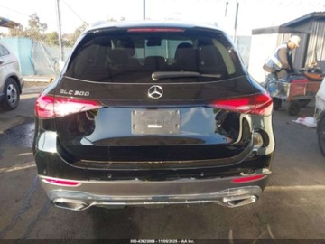 Mercedes GLC C254/X254 2024 Mercedes-Benz GLC 300 2024 2.0l 2.0 Benzyna 255KM, zdjęcie 4
