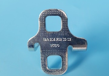 MERCEDES W177 A180 22 года ЗАМОК БАГАЖНИКА ЗАМОК A2047580003