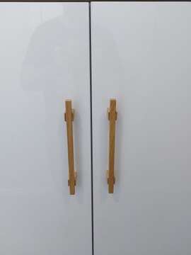 Ручка мебельная дубовая деревянная. Рейлинг, длина: 230 мм.