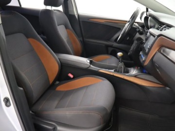 Toyota Avensis III Wagon Facelifting 2015 2.0 D-4D 143KM 2015 Toyota Avensis 2.0 D-4D, Salon Polska, Navi, zdjęcie 8