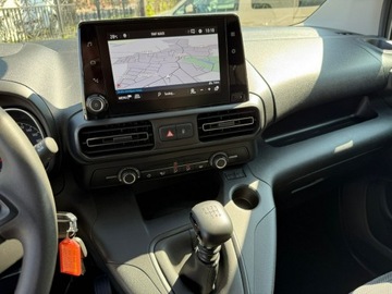 Opel Combo E Kombivan 1.5 Diesel 131KM 2021 Opel Combo niepełnosprawnych rampa inwalida 2021, zdjęcie 22